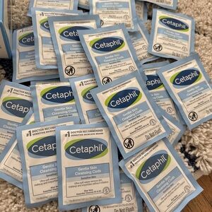 Cetaphil wipes cloths skin cleansing cloths Face Dry sensitive skin 24 cloths